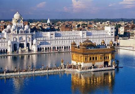Sacred Valleys and Scenic Lakes – Amritsar to Srinagar Escape