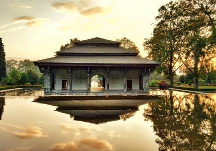 Kashmir Escapade: Amritsar to Srinagar, Gulmarg, Pahalgam & Sonmarg